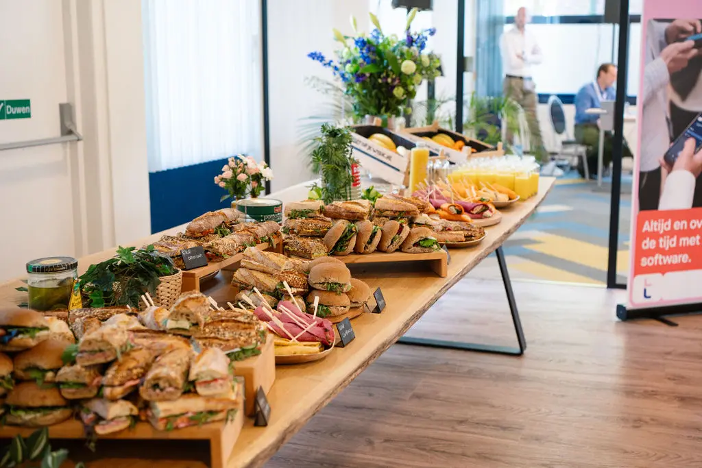 Catering tijdens bedrijfsevenement op locatie