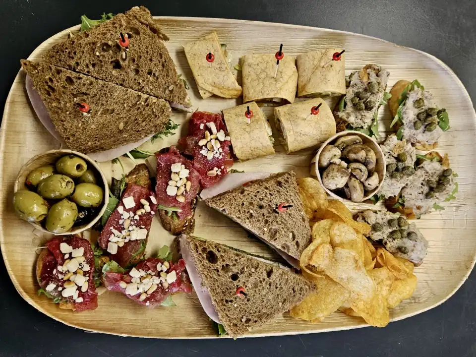 KOM Catering borrelhapjes en borrelschalen